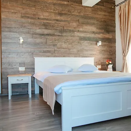 Guest house Casa Iarina